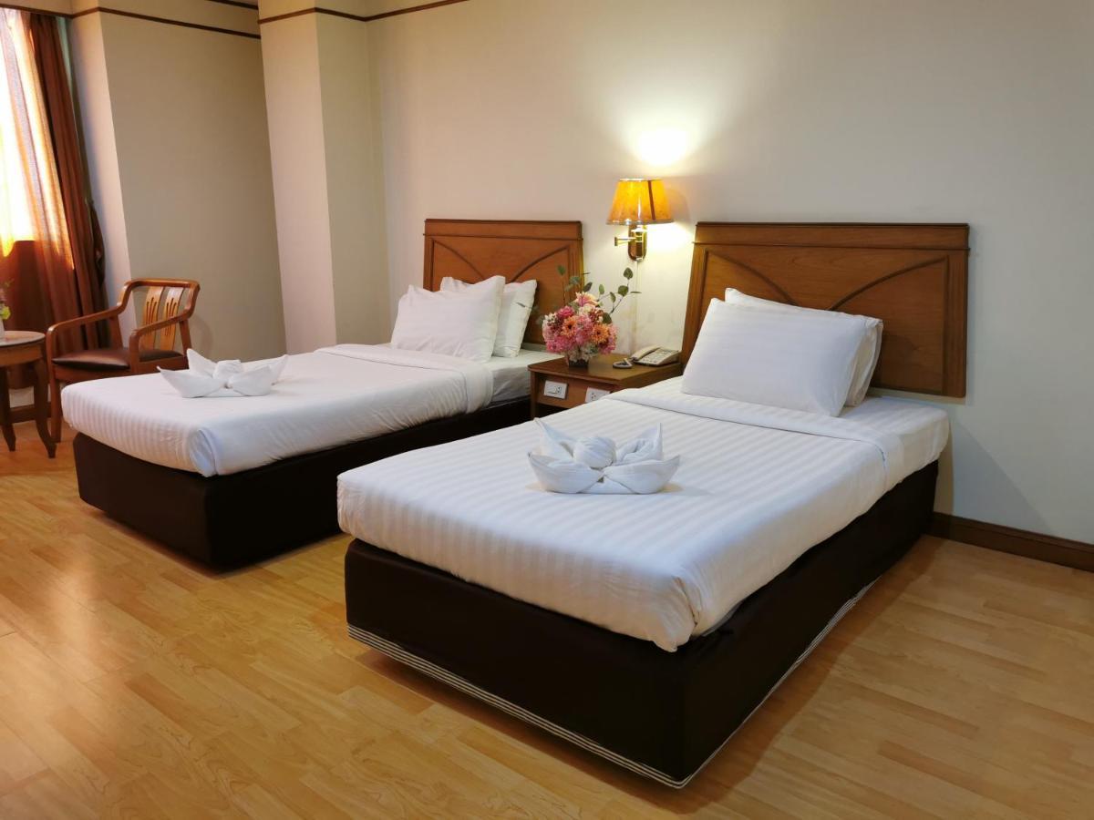 Morakot Twin Chumphon Hotell Eksteriør bilde