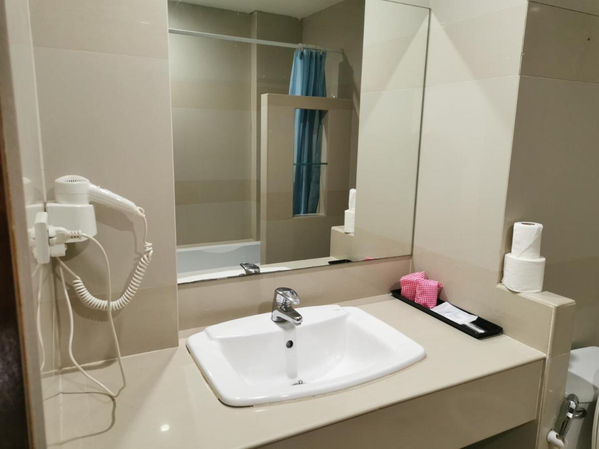 Morakot Twin Chumphon Hotell Eksteriør bilde