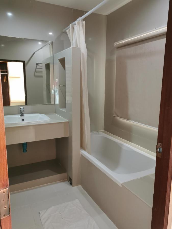 Morakot Twin Chumphon Hotell Eksteriør bilde