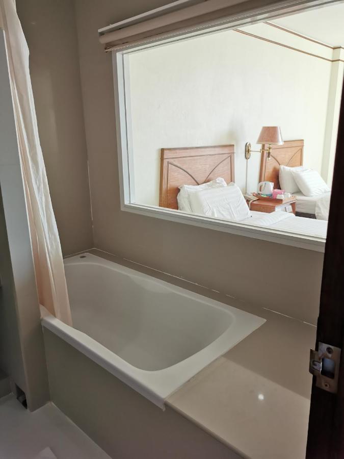 Morakot Twin Chumphon Hotell Eksteriør bilde