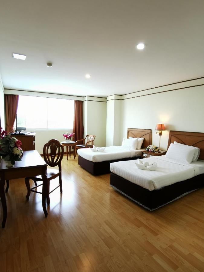 Morakot Twin Chumphon Hotell Eksteriør bilde