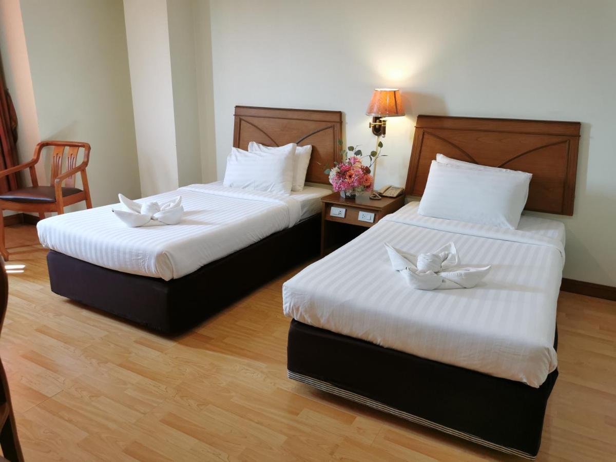 Morakot Twin Chumphon Hotell Eksteriør bilde
