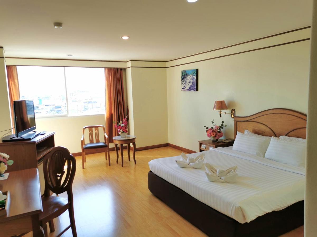 Morakot Twin Chumphon Hotell Eksteriør bilde