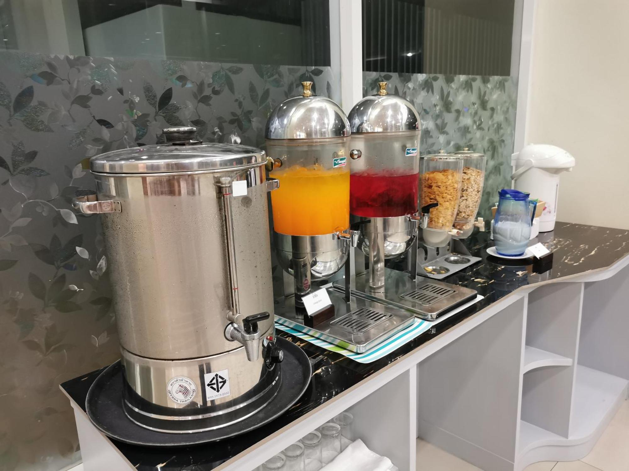 Morakot Twin Chumphon Hotell Eksteriør bilde